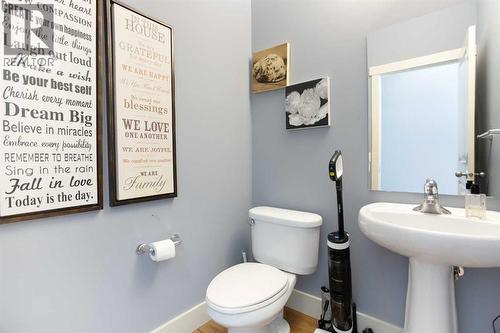 62 Panamount Road Nw, Calgary, AB - Indoor Photo Showing Bathroom