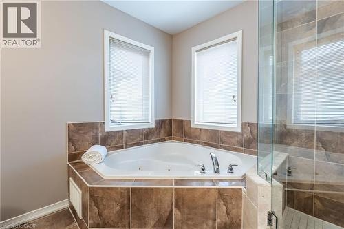 4670 Huffman Road, Burlington, ON - Indoor Photo Showing Bathroom