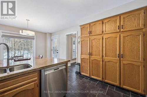 2421 Hargood Place, Mississauga, ON - Indoor Photo Showing Kitchen With Double Sink