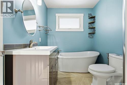 2504 Grant Road, Regina, SK - Indoor Photo Showing Bathroom