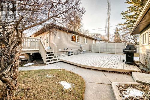 919 Robert Road Ne, Calgary, AB - Outdoor