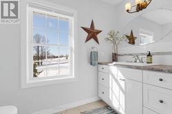 Upper Level 4 Pc Bath - 