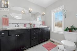 5 PC Ensuite Bath in Bedroom 5 - 