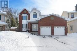 41 BRAMBLEGROVE CRESCENT  Ottawa, ON K1T 3G2