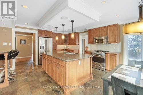 41 Bramblegrove Crescent, Ottawa, ON - Indoor Photo Showing Kitchen With Stainless Steel Kitchen