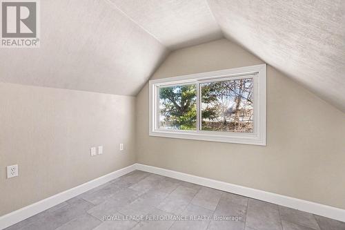 New lighting - 975 Sheridan Avenue, Ottawa, ON - Indoor Photo Showing Other Room