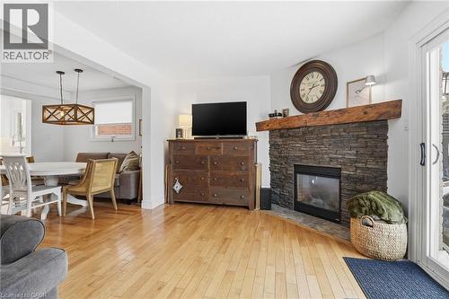 2018 Chrisdon Road, Burlington, ON - Indoor