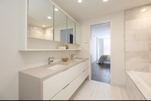 Salle de bains attenante à la CCP - Th2-1288 Rue St-Antoine O., Montréal (Ville-Marie), QC - Indoor Photo Showing Bathroom