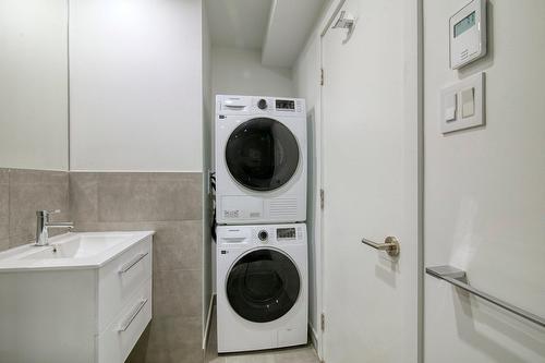 Salle de bains - 5-10 Av. Rosemount, Westmount, QC - Indoor Photo Showing Laundry Room