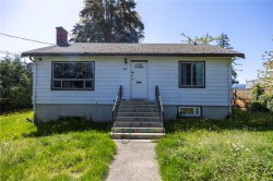 1019/1023 Dufferin Cres  Nanaimo, BC V9S 2B5