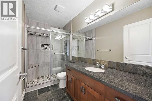 5619 Coach Hill Road Sw, Calgary, AB - Indoor Photo Showing Bathroom