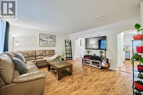 2366 Eversyde Avenue Sw, Calgary, AB - Indoor Photo Showing Living Room