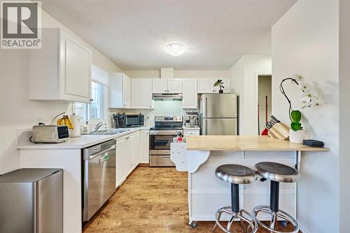 2366 Eversyde Avenue Sw, Calgary, AB - Indoor Photo Showing Kitchen