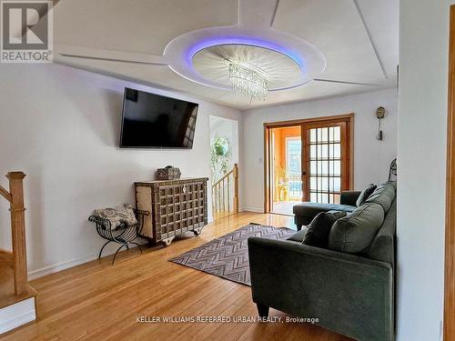 6 Elmhurst Drive, Toronto, ON - Indoor Photo Showing Living Room