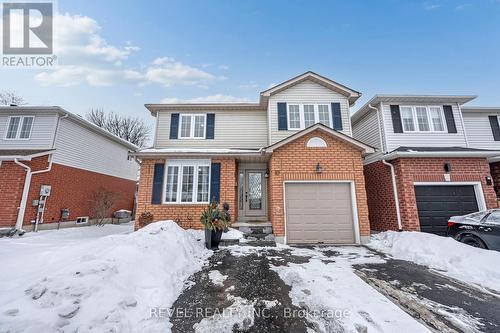 10 BARRON COURT  Clarington, ON L1E 3G2