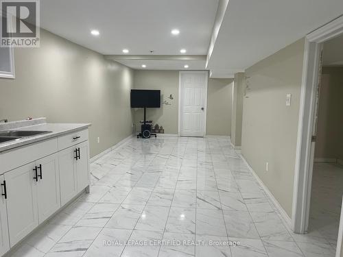 531 Scenic Drive, Hamilton, ON - Indoor Photo Showing Other Room