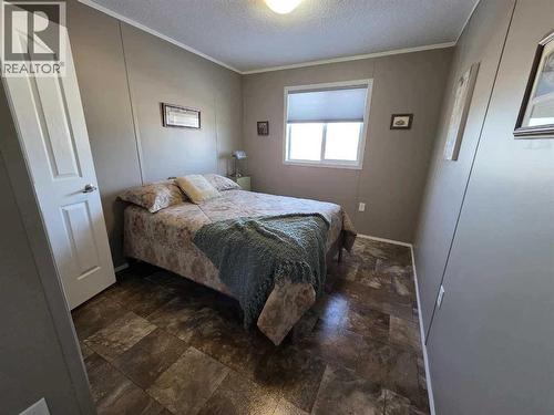 4916 49 Street, Botha, AB - Indoor Photo Showing Bedroom