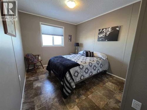 4916 49 Street, Botha, AB - Indoor Photo Showing Bedroom