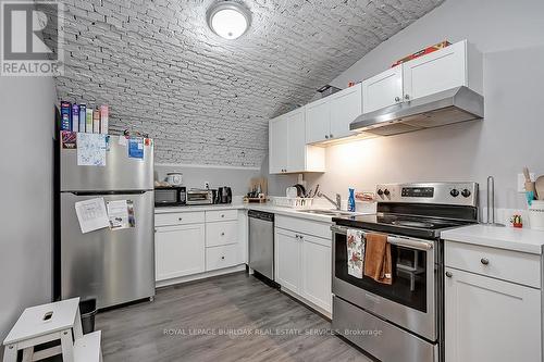 50 Sanders Boulevard, Hamilton, ON - Indoor Photo Showing Kitchen