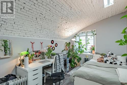 50 Sanders Boulevard, Hamilton, ON - Indoor Photo Showing Bedroom