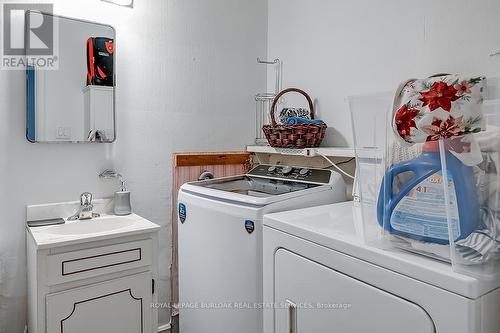 50 Sanders Boulevard, Hamilton, ON - Indoor Photo Showing Laundry Room