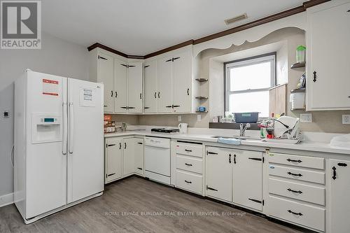 50 Sanders Boulevard, Hamilton, ON - Indoor Photo Showing Kitchen With Double Sink