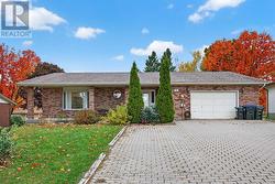 93 EDWARD STREET  Penetanguishene, ON L9M 1J3