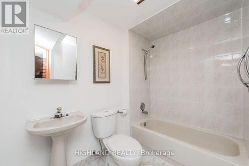 4566 Longmoor Road, Mississauga, ON - Indoor Photo Showing Bathroom
