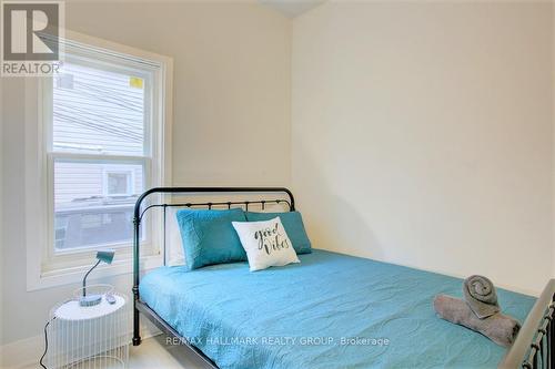 115 Carruthers Avenue, Ottawa, ON - Indoor Photo Showing Bedroom