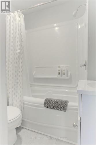 115 Carruthers Avenue, Ottawa, ON - Indoor Photo Showing Bathroom