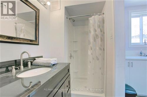 115 Carruthers Avenue, Ottawa, ON - Indoor Photo Showing Bathroom