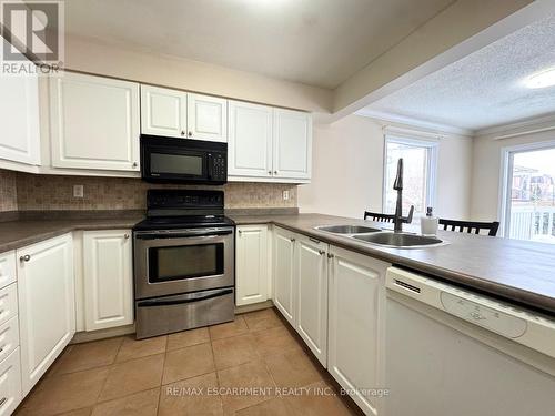2218 Shadetree Avenue, Burlington, ON - Indoor Photo Showing Kitchen With Double Sink
