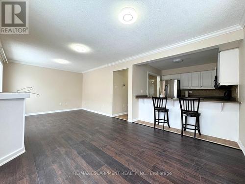 2218 Shadetree Avenue, Burlington, ON - Indoor Photo Showing Kitchen
