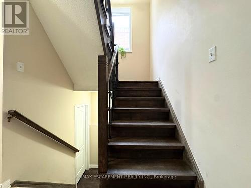 2218 Shadetree Avenue, Burlington, ON - Indoor Photo Showing Other Room