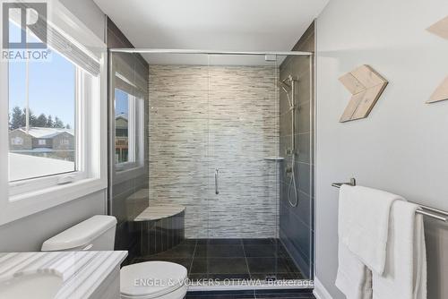 ensuite - 640 Meadowridge Circle, Ottawa, ON - Indoor Photo Showing Bathroom
