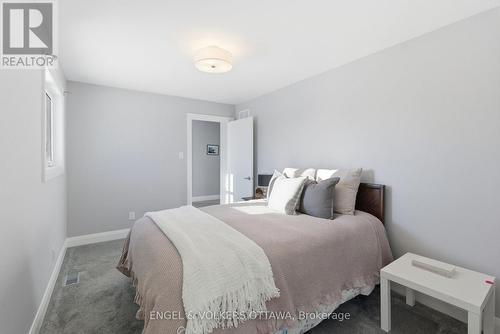 640 Meadowridge Circle, Ottawa, ON - Indoor Photo Showing Bedroom