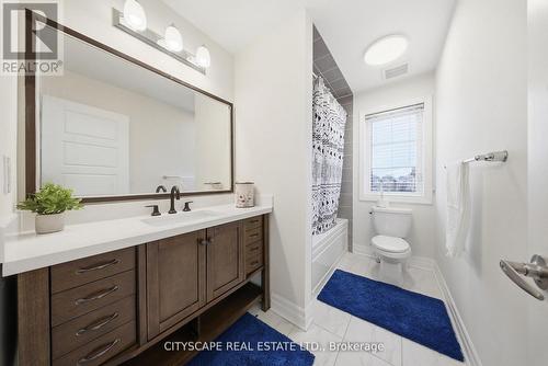 28 Celano Drive, Hamilton, ON - Indoor Photo Showing Bathroom