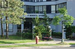 2213 - 7 BISHOP AVENUE  Toronto, ON M2M 4J4