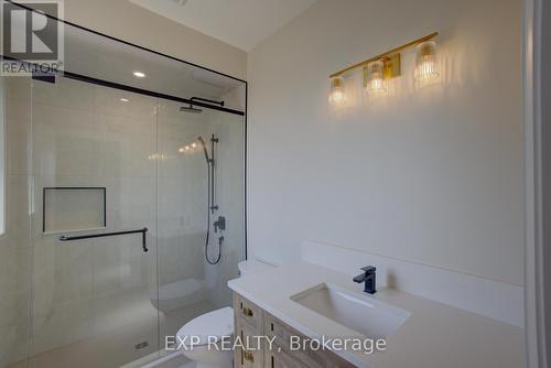 93 Bedell Drive, Mapleton, ON - Indoor Photo Showing Bathroom