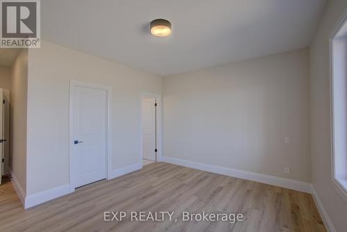 93 Bedell Drive, Mapleton, ON - Indoor Photo Showing Other Room