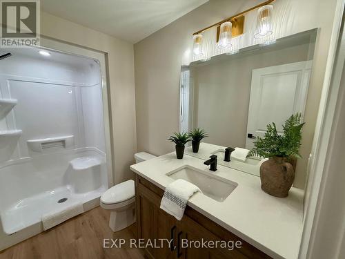 93 Bedell Drive, Mapleton, ON - Indoor Photo Showing Bathroom