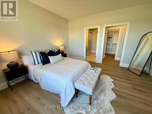 93 Bedell Drive, Mapleton, ON - Indoor Photo Showing Bedroom