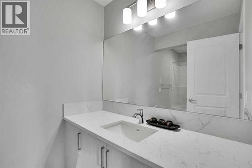 210 Lucas Close Nw, Calgary, AB - Indoor Photo Showing Bathroom