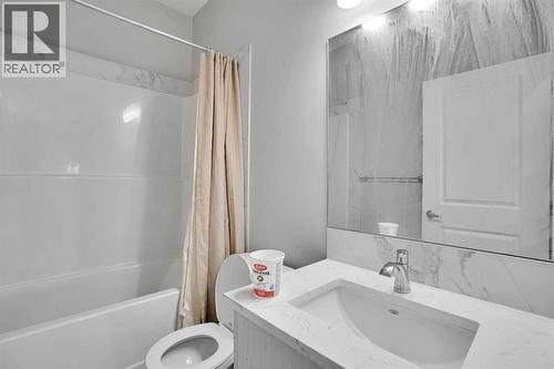 210 Lucas Close Nw, Calgary, AB - Indoor Photo Showing Bathroom