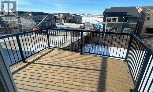 210 Lucas Close Nw, Calgary, AB - Outdoor