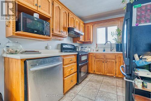 189 Hincks Street, Goderich (Goderich (Town)), ON - Indoor Photo Showing Kitchen