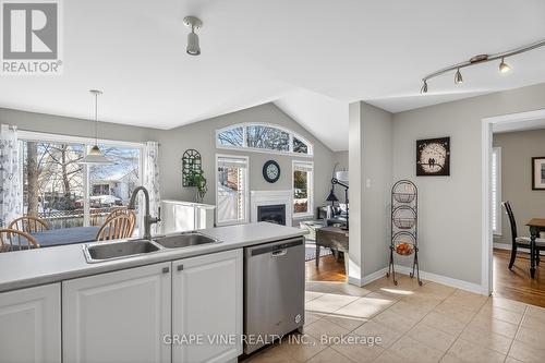130 Springcreek Crescent, Ottawa, ON - Indoor Photo Showing Kitchen