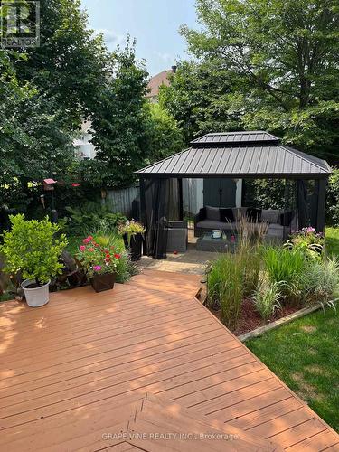 130 Springcreek Crescent, Ottawa, ON - Outdoor With Backyard
