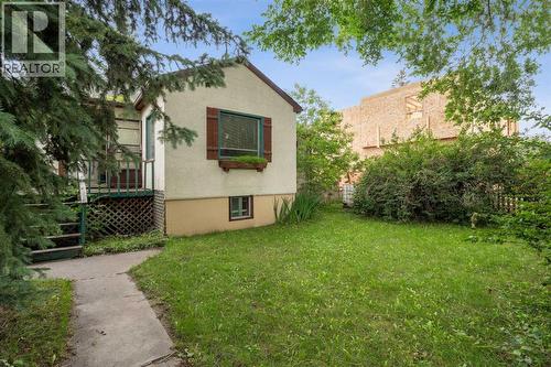 630 15 Avenue Ne, Calgary, AB - Outdoor