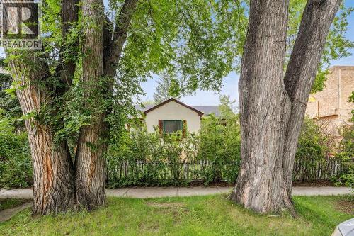 630 15 Avenue Ne, Calgary, AB - Outdoor